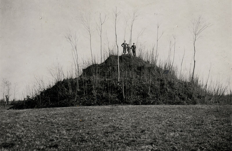 Tomba di Mereto. La “Tumbare” o “Mutare”. Attorno al 1940. Civici Musei di Udine, Archivio Fotografico Friuli.