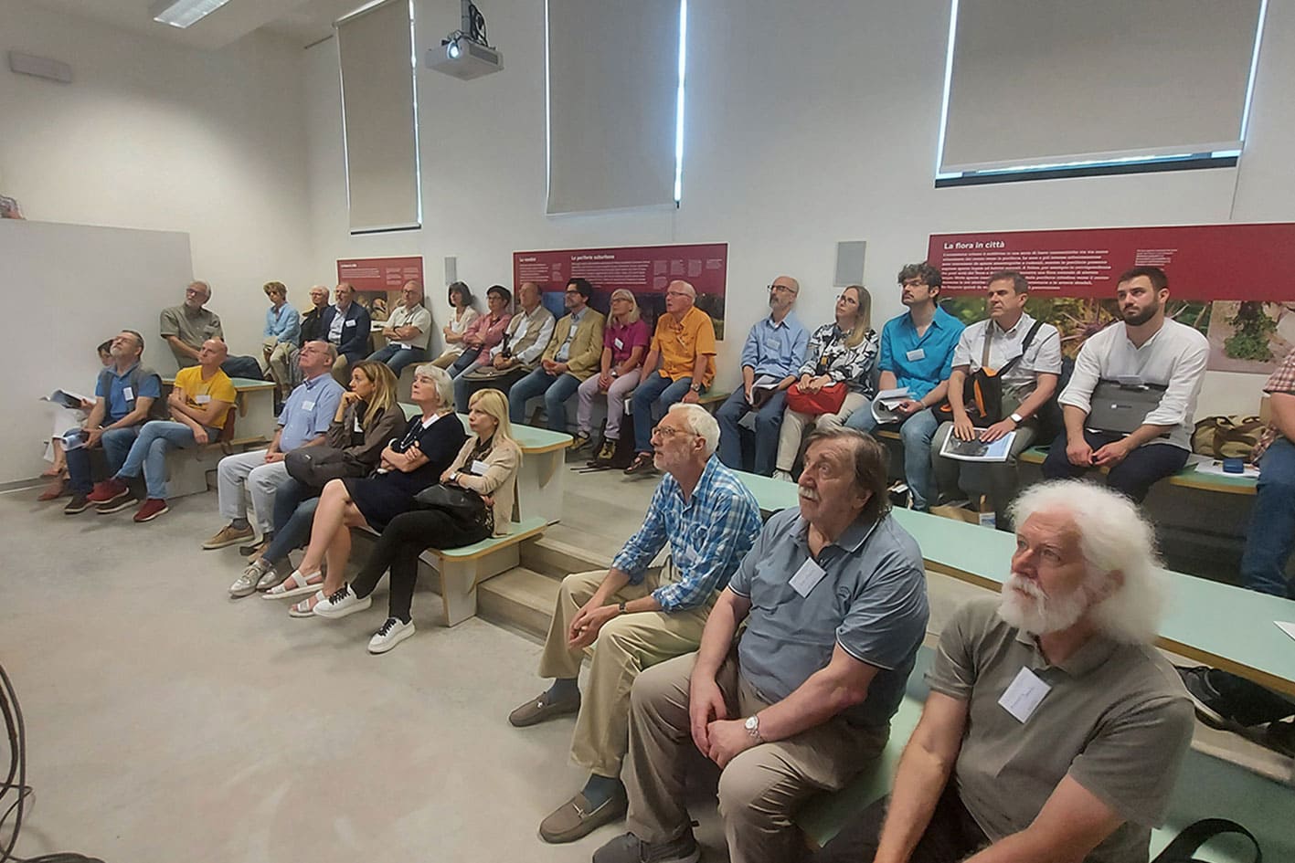 Immagine dei partecipanti al convegno 'GEOLOGY AND PALEONTOLOGY OF FRIULI AND ADJACENT AREAS. IN MEMORY OF LUCA SIMONETTO' organizzato al Museo nel giugno 2023